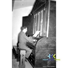 afbeelding_0015 Aart Rombout aan het Klavier
